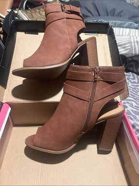 Charlotte Russe Cognac Open-Toe Block Heel Booties